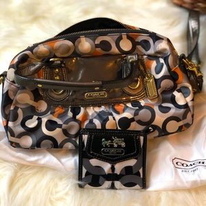 SOLD: Coach shoulder bag
